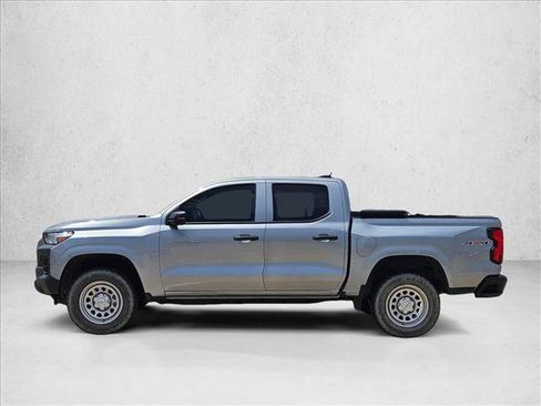 Used 2024 Chevrolet Colorado W/T AWD/4WD image 4