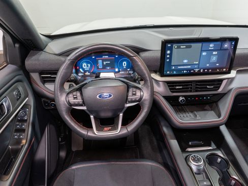 Used 2025 Ford Explorer ST AWD/4WD image 11