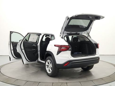 New 2026 Chevrolet Trax LS FWD image 13