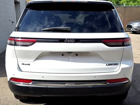 Used 2023 Jeep Grand Cherokee Limited AWD/4WD image 6