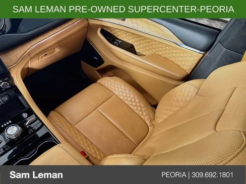 Used 2025 Jeep Grand Cherokee Summit AWD/4WD image 25