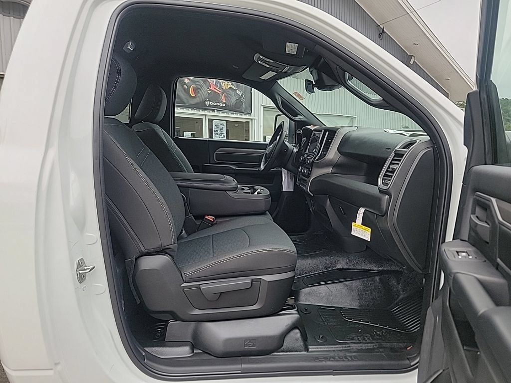New 2026 RAM 5500 Tradesman AWD/4WD image 7
