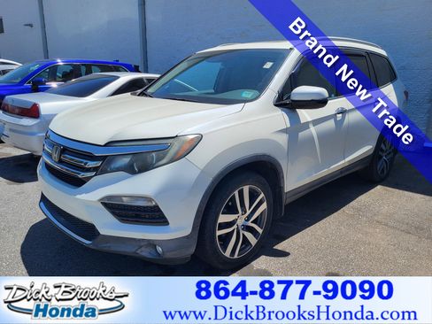 Used 2016 Honda Pilot Touring image 1
