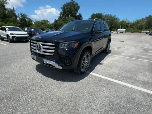 Used 2024 Mercedes-Benz GLS 450 4MATIC image 3