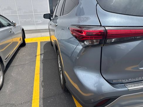 Used 2020 Toyota Highlander Platinum FWD image 10