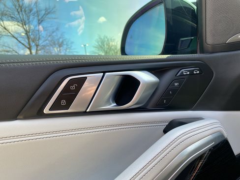 Used 2024 BMW X6 xDrive40i w/ M Sport Professional Package image 22