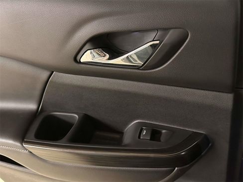 Used 2023 GMC Acadia SLT w/ Elevation Edition image 20