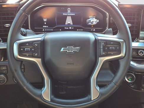 Used 2025 Chevrolet Silverado 1500 LT Trail Boss w/ Convenience Package II AWD/4WD image 19