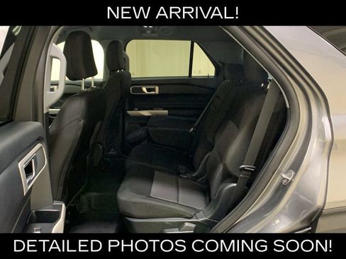 Used 2023 Ford Explorer XLT AWD/4WD image 24