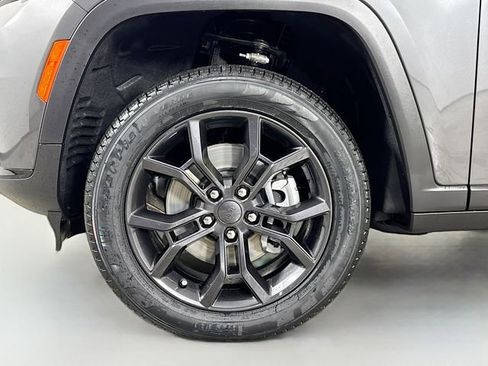 New 2025 Jeep Grand Cherokee L Limited image 37