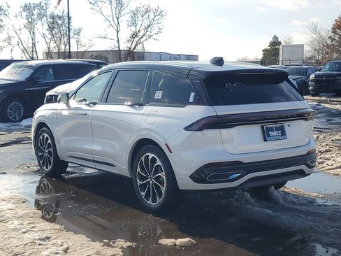 New 2026 Lincoln Nautilus Reserve image 3