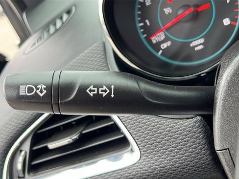 Used 2018 Chevrolet Cruze LT image 16