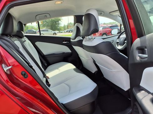 Used 2017 Toyota Prius Four FWD image 27