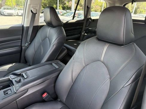 Certified 2024 Toyota Grand Highlander AWD image 11