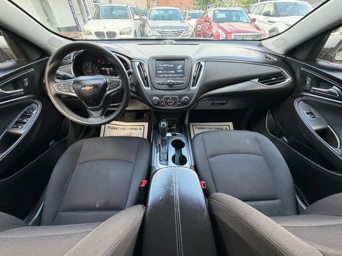Used 2018 Chevrolet Malibu LT FWD image 45
