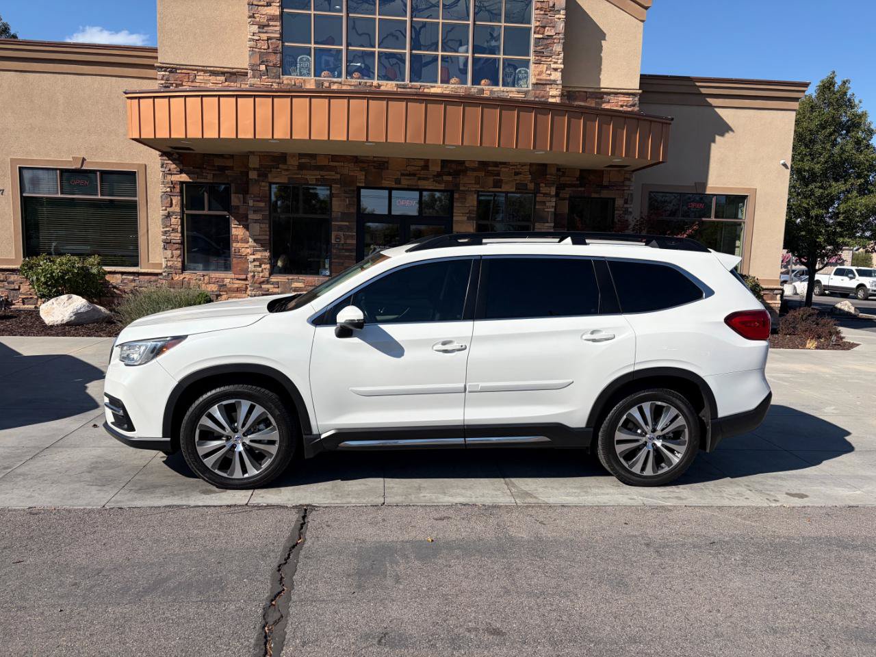 Used 2019 Subaru Ascent Limited w/ Popular Package #2 AWD/4WD image 2