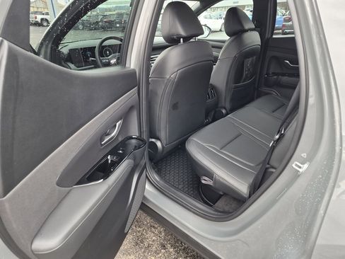 Used 2025 Hyundai Santa Cruz SEL image 25