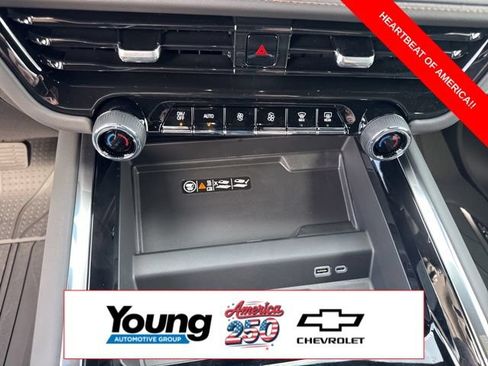 New 2026 Chevrolet Suburban High Country AWD/4WD image 29