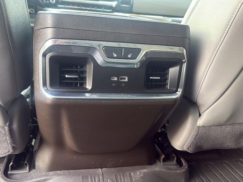 Used 2023 GMC Sierra 1500 SLT w/ SLT Premium Package AWD/4WD image 18