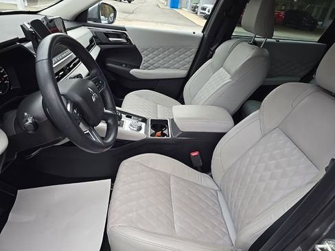 Used 2023 Mitsubishi Outlander SEL image 9
