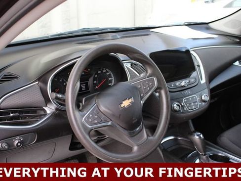 Used 2020 Chevrolet Malibu LT FWD image 2