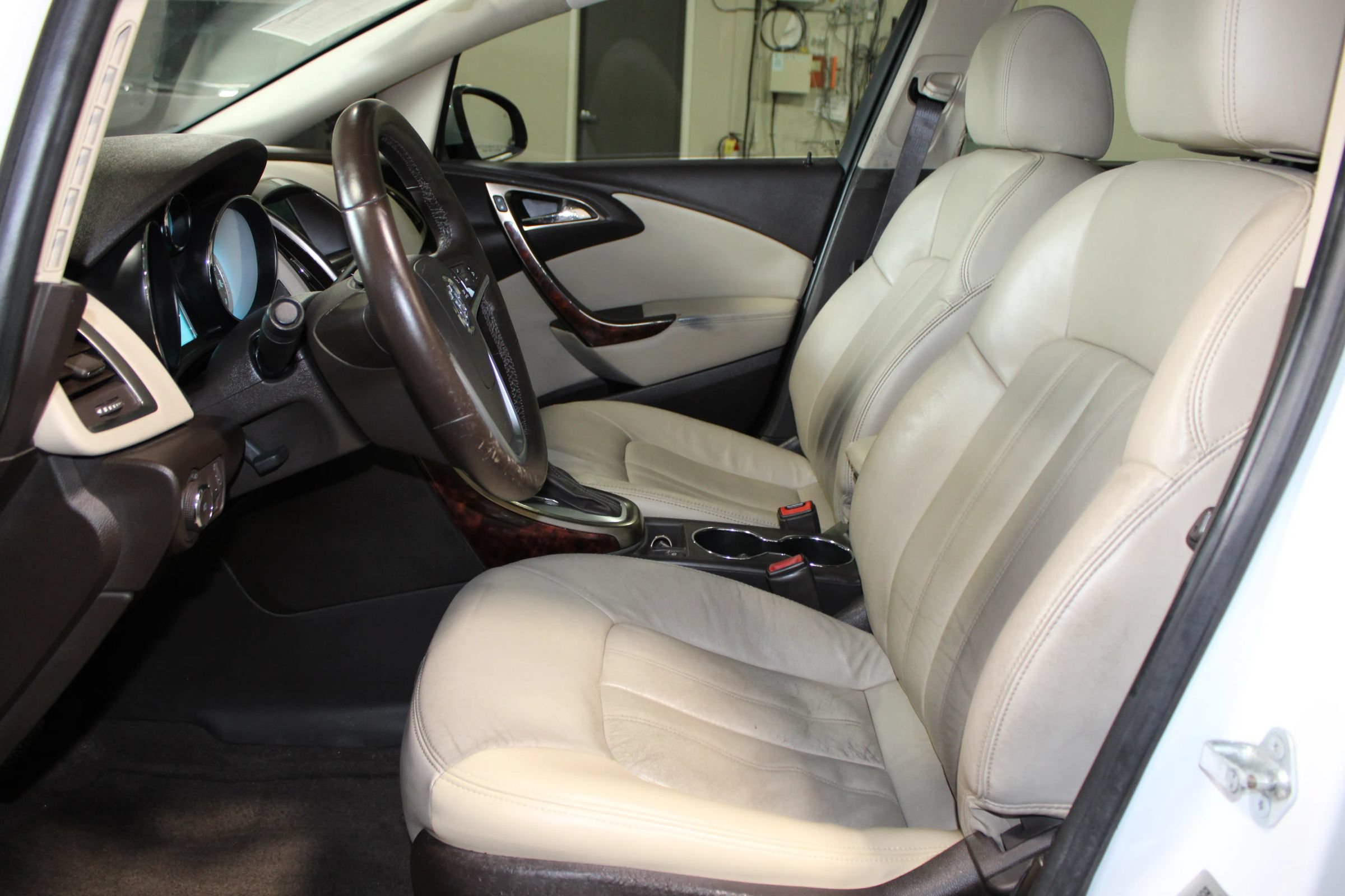 Used 2012 Buick Verano Leather FWD image 21
