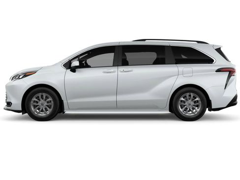 New 2026 Toyota Sienna XLE FWD image 3