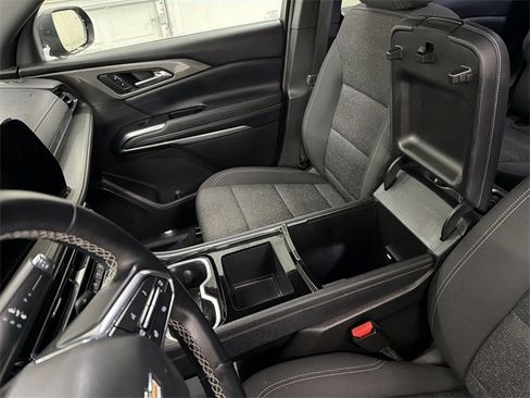 Certified 2025 Chevrolet Traverse LT image 24