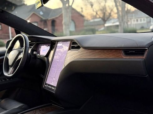 Used 2020 Tesla Model X Long Range image 11