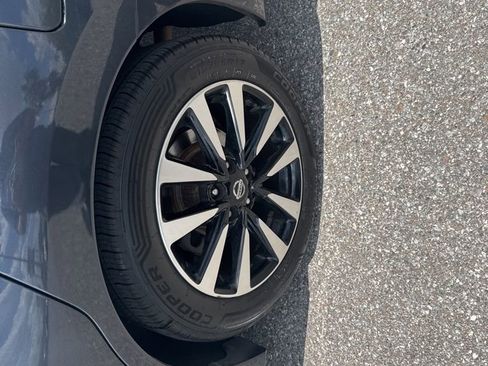 Used 2018 Nissan Altima 2.5 SV image 10