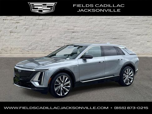 Certified 2025 Cadillac Lyriq Luxury w/ LPO, Floor Liner Package AWD/4WD image 1