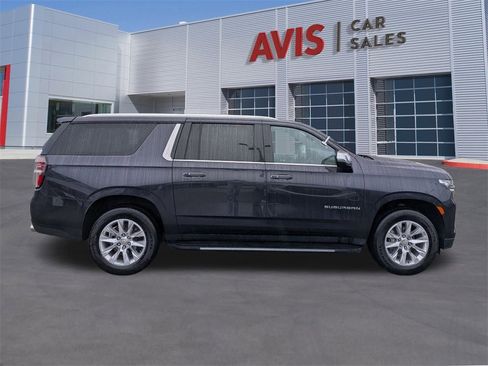Used 2023 Chevrolet Suburban Premier image 5