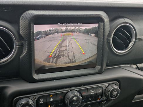 Used 2021 Jeep Wrangler Unlimited Sahara w/ Cold Weather Group image 23