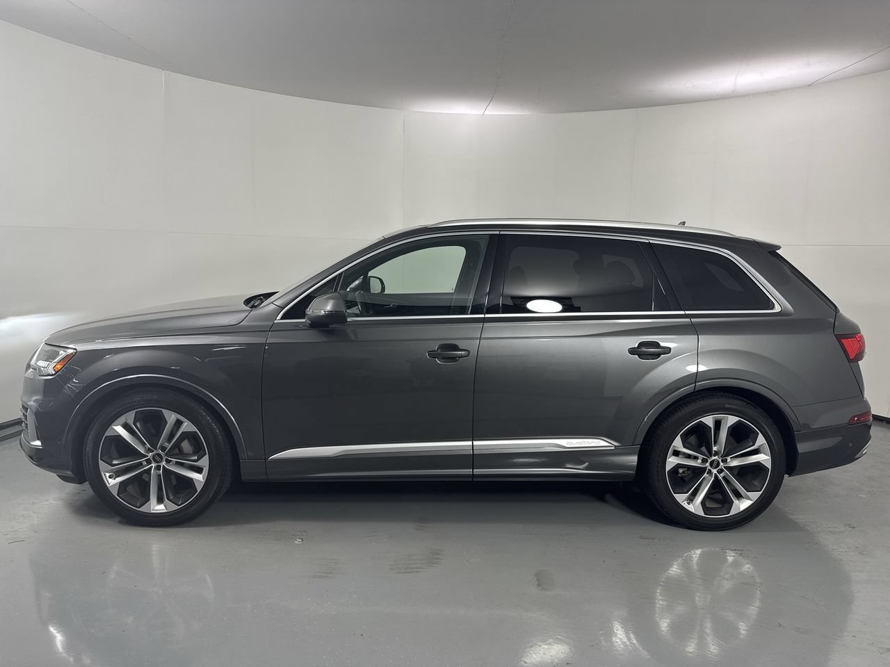 Used 2023 Audi Q7 3.0T Prestige w/ Prestige Package AWD/4WD image 2