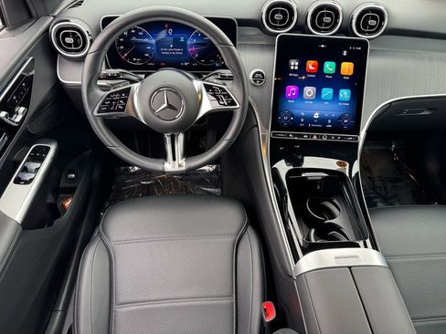 Certified 2025 Mercedes-Benz GLC 300 image 17