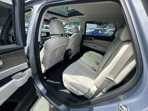 Used 2023 Kia Sorento S w/ Panoramic Sunroof Package AWD/4WD image 23