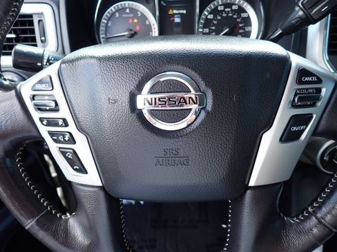 Used 2018 Nissan Titan PRO-4X w/ Pro-4x Convenience Package AWD/4WD image 16