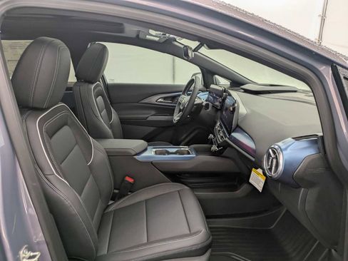 New 2026 Chevrolet Equinox EV LT image 22