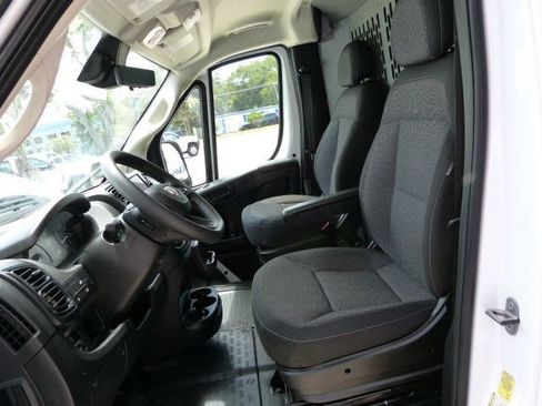 Used 2025 RAM ProMaster 2500 w/ Safety Group FWD image 28