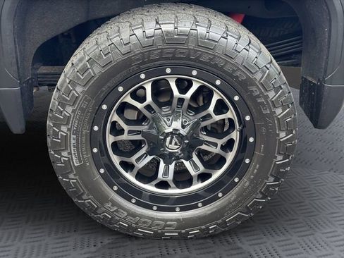 Used 2022 GMC Sierra 2500 SLT w/ SLT Premium Package AWD/4WD image 24