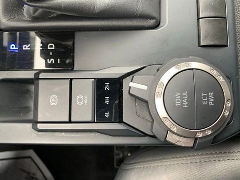 Used 2025 Toyota Tacoma SR5 image 22