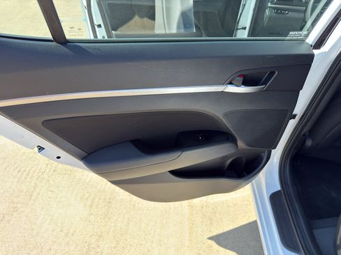 Used 2020 Hyundai Elantra SEL w/ Cargo Package (C1) FWD image 13