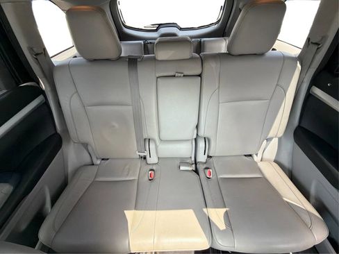 Used 2018 Toyota Highlander XLE w/ Protection Package #3 AWD/4WD image 15