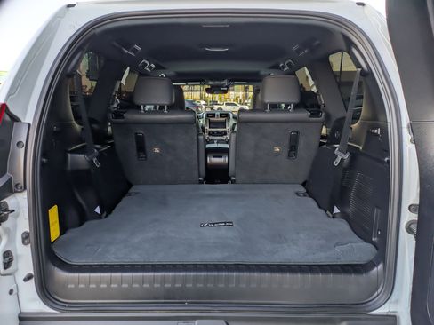 Used 2020 Lexus GX 460 Premium image 25