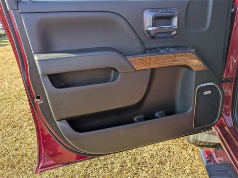 Used 2019 Chevrolet Silverado 2500 High Country w/ Duramax Plus Package image 17