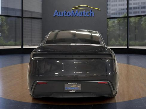 Used 2026 Tesla Model Y Long Range RWD image 9