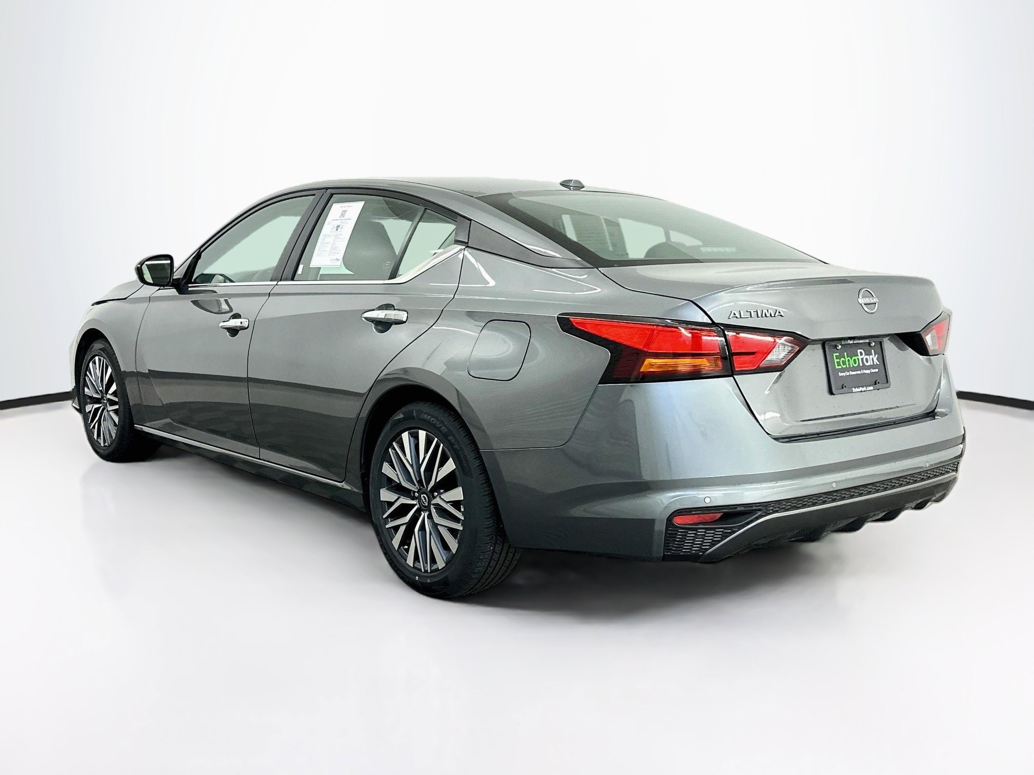 Used 2025 Nissan Altima 2.5 SV FWD image 5