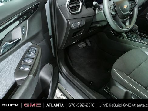 Used 2025 Chevrolet TrailBlazer LT AWD/4WD image 7
