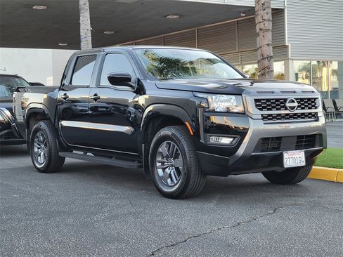 Used 2025 Nissan Frontier SV w/ SV Convenience Package image 32