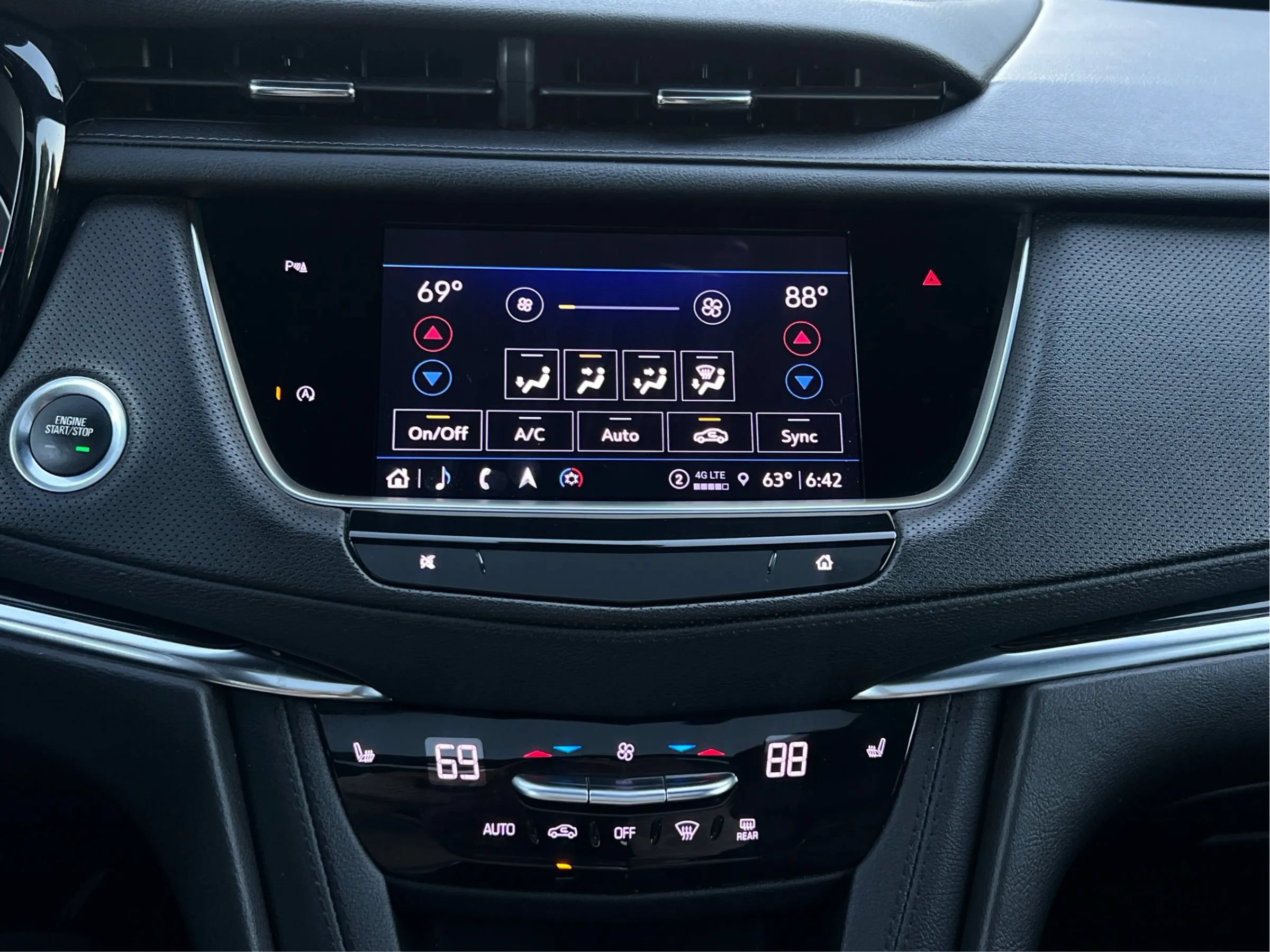 Used 2022 Cadillac XT5 Premium Luxury w/ LPO, ONYX Package AWD/4WD image 23